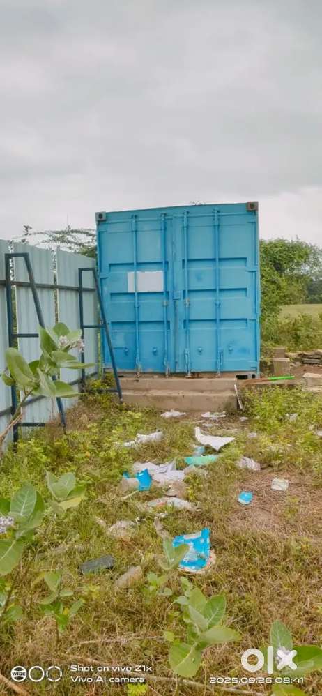Cement container