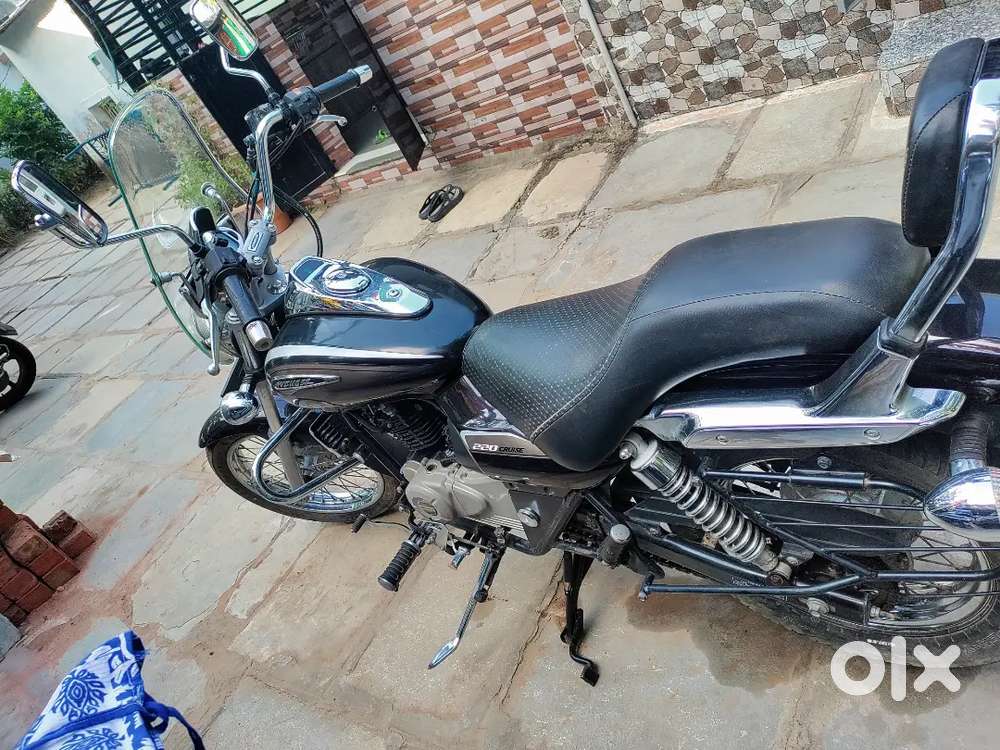 Bajaj avenger 220