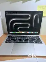 MacBook Pro i5 2017 top notch condition 8/256gb Scratchless condition