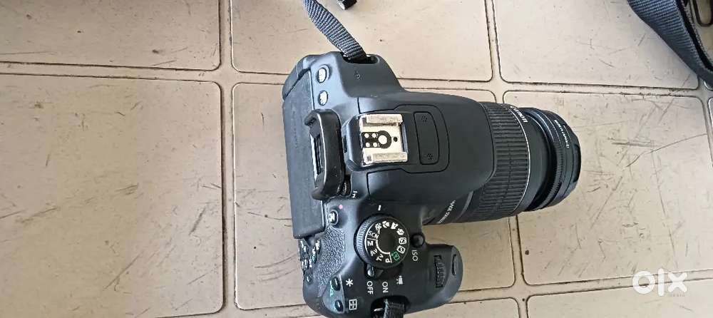 Canon 700 D
