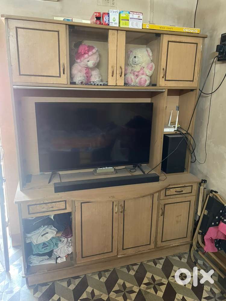 Showcase (Cupboard) TV Unit