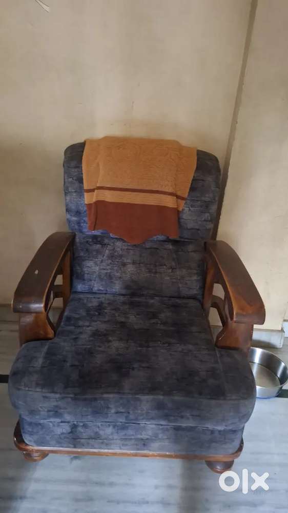 Sofa with chairs