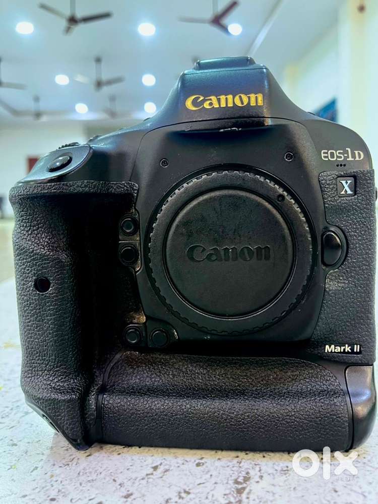 Urgent sale of  canon 1DX mark II just for 1,90000