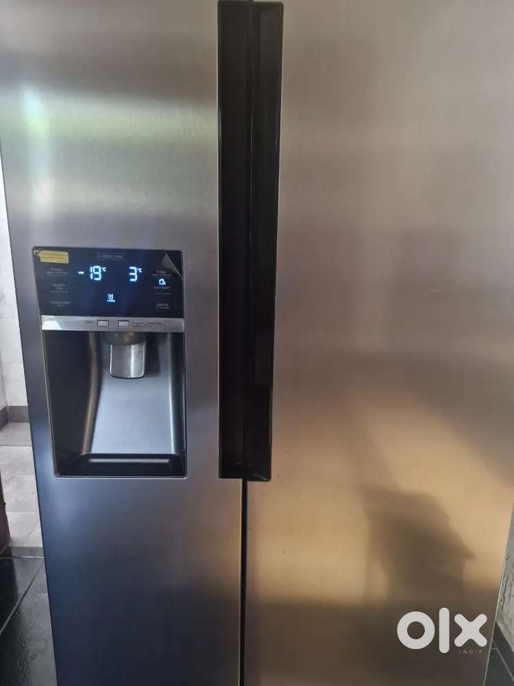 Side by Side Samsung Refrigerator 650L