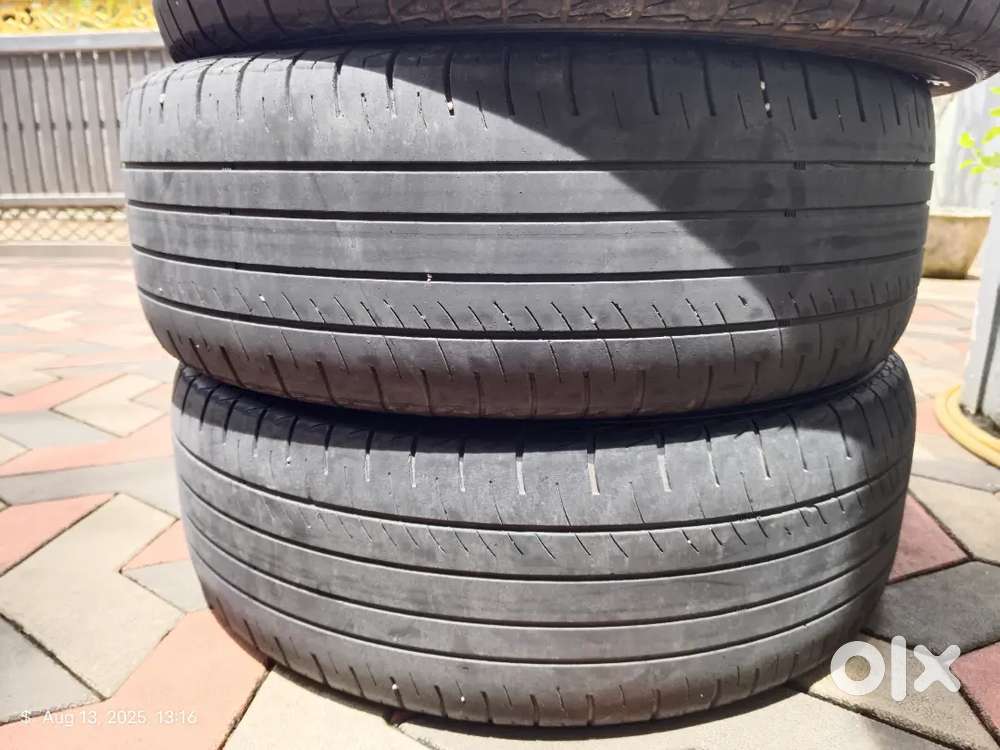 Used Tyre @ JK 215/60R17