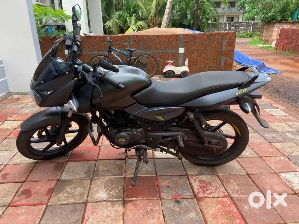 Bajaj pulsar for aale