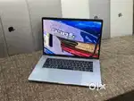 Apple Macbook Pro i7/16/512gb/5.5gb Graphics 15inch Retina Touchbar