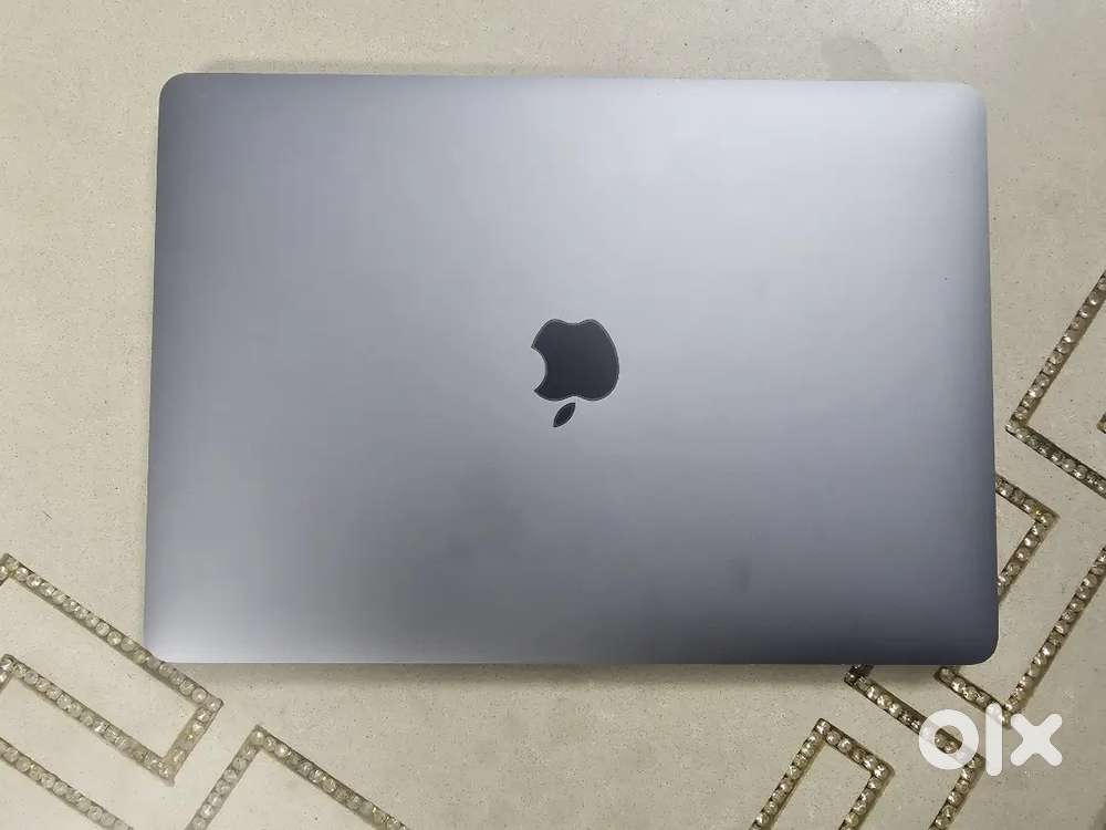 Apple macbook pro A2251