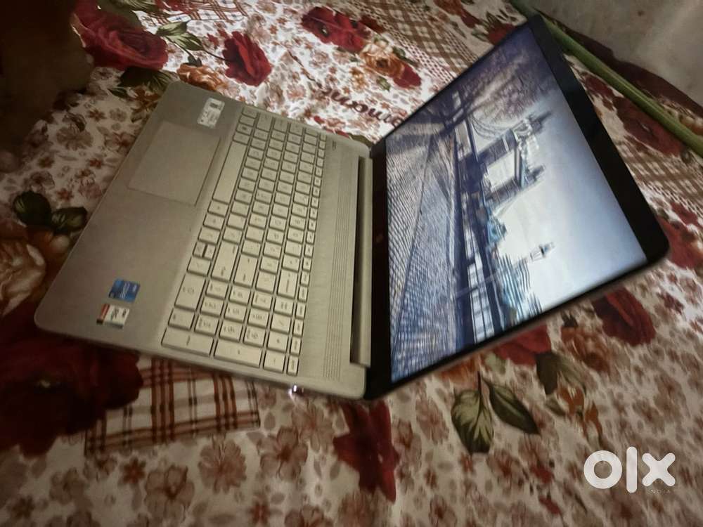 Hp laptop 15s 12 th gen intel core i5 , 16gm ram , 512 ssd h