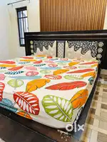 KING SIZE BED WITH TWO SIDE TABLES