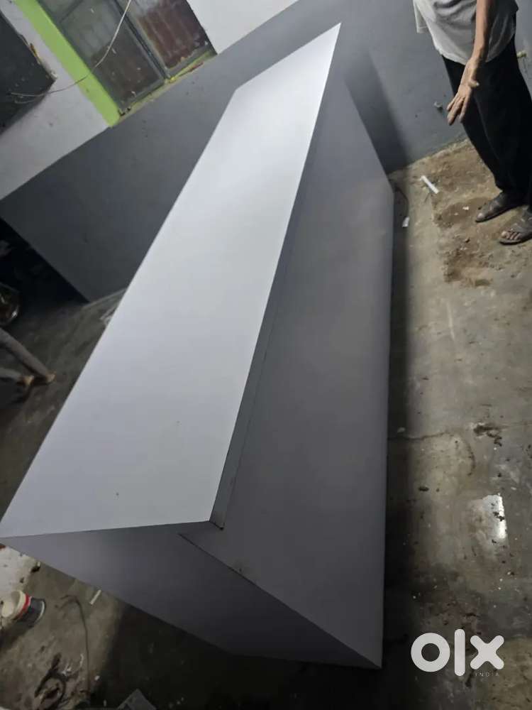 Reception computer table size 2×8