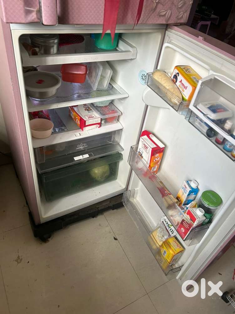 Double door refregarator/fridge
