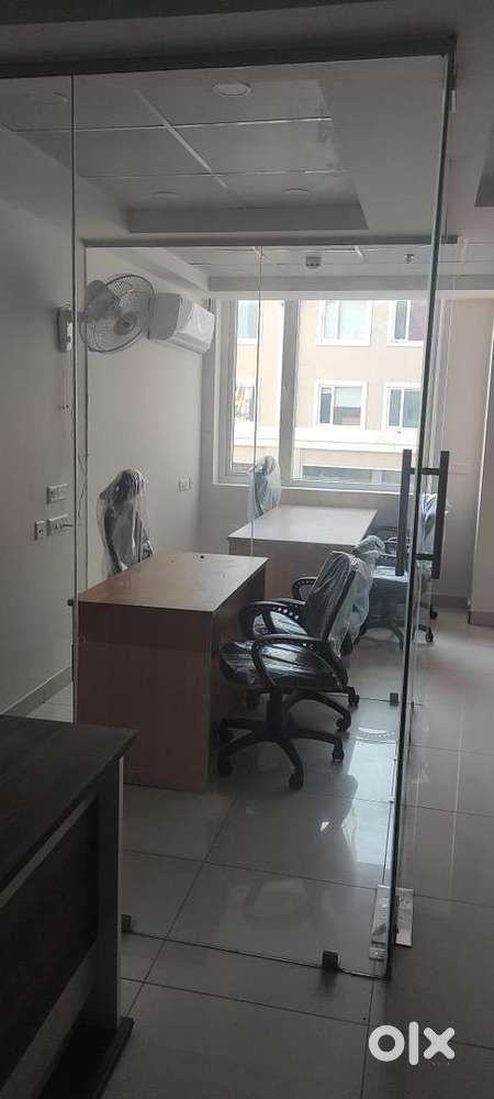 580sqft Furnished Office in CCC