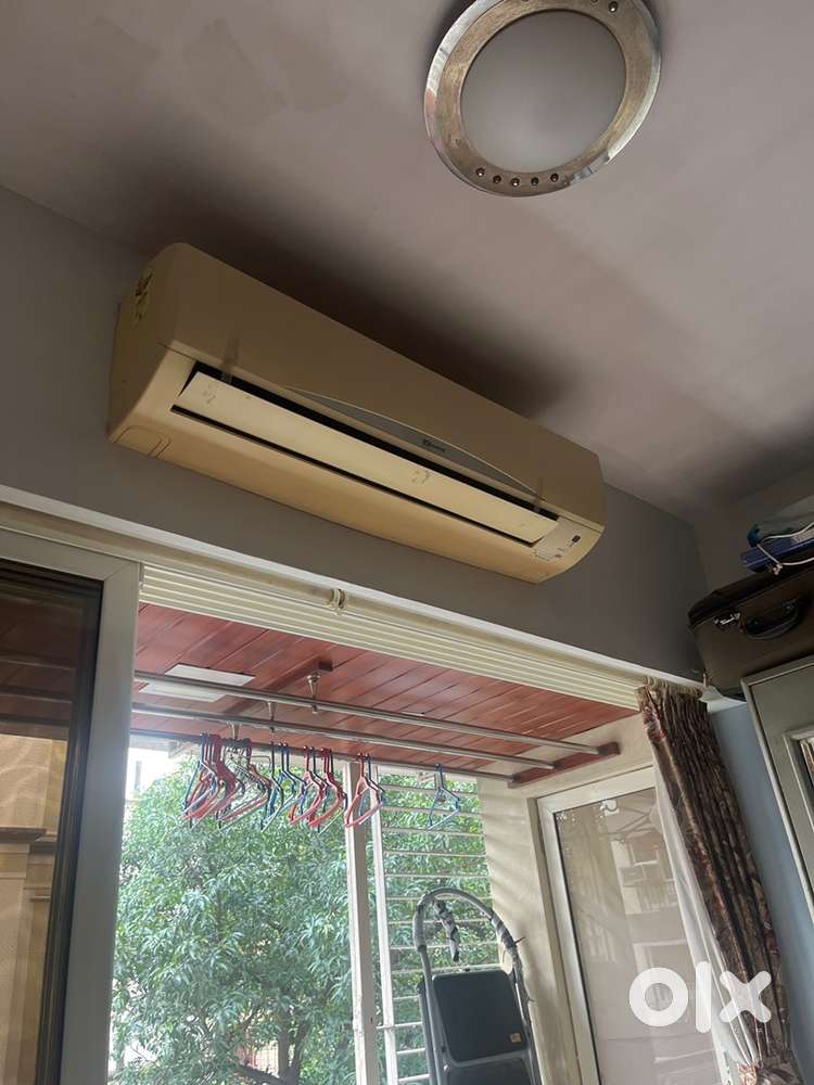 1.5 ton daikin split ac