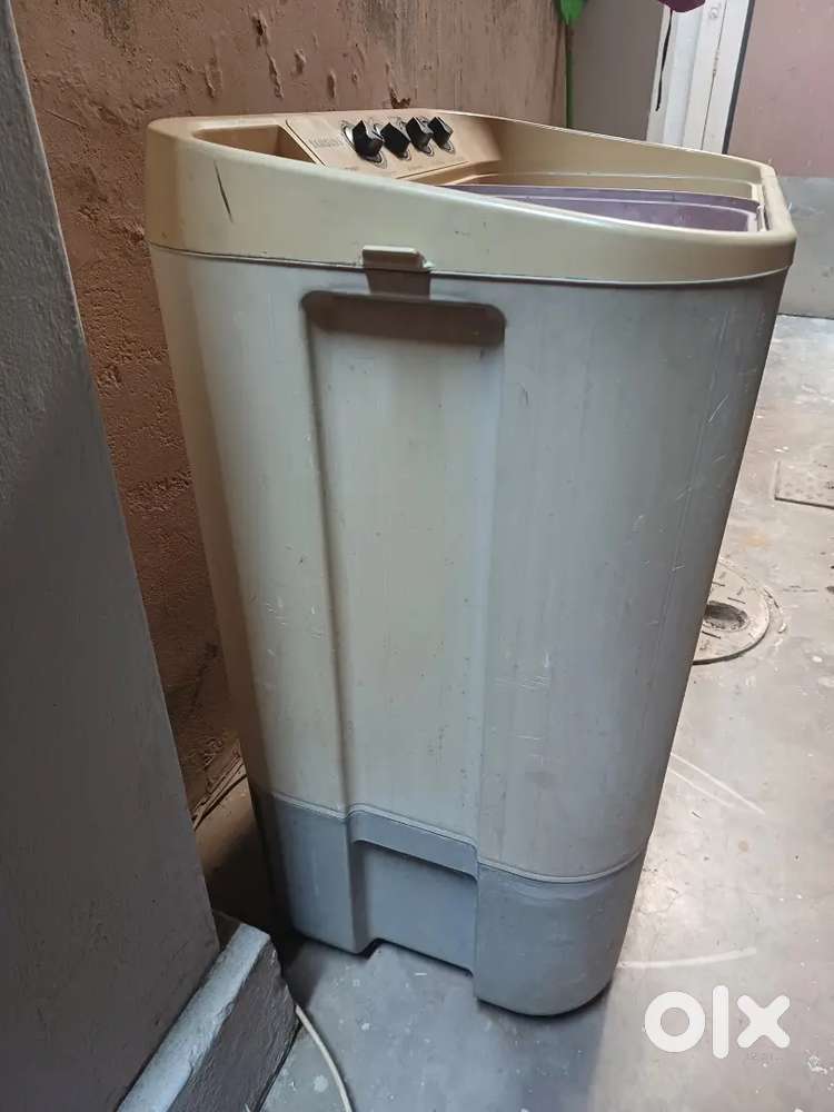 Samsung Semi Automatic washing machine