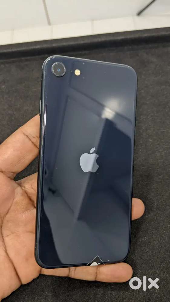 Apple iPhone SE 3rd Gen 64gb 5g Black Good Condition
