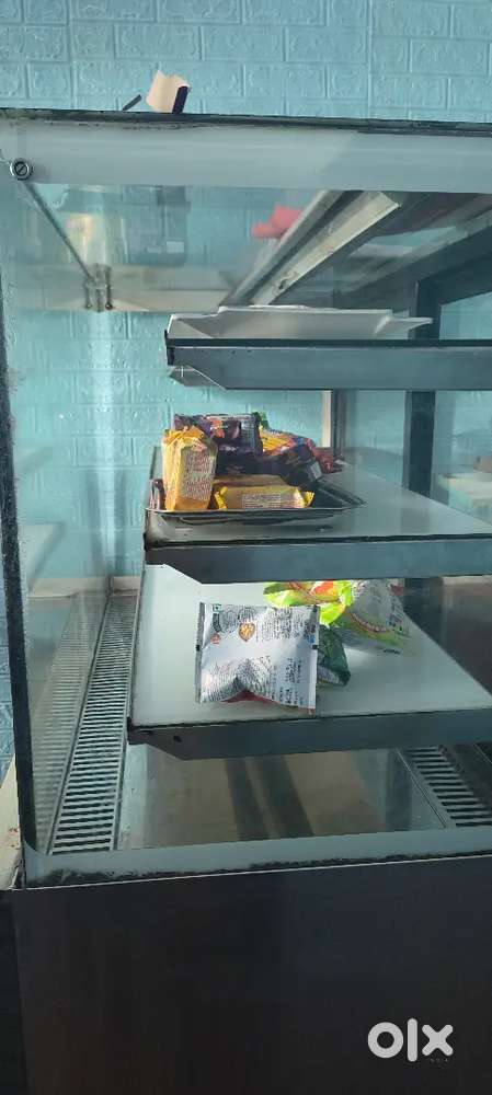 Bakery chiller counter