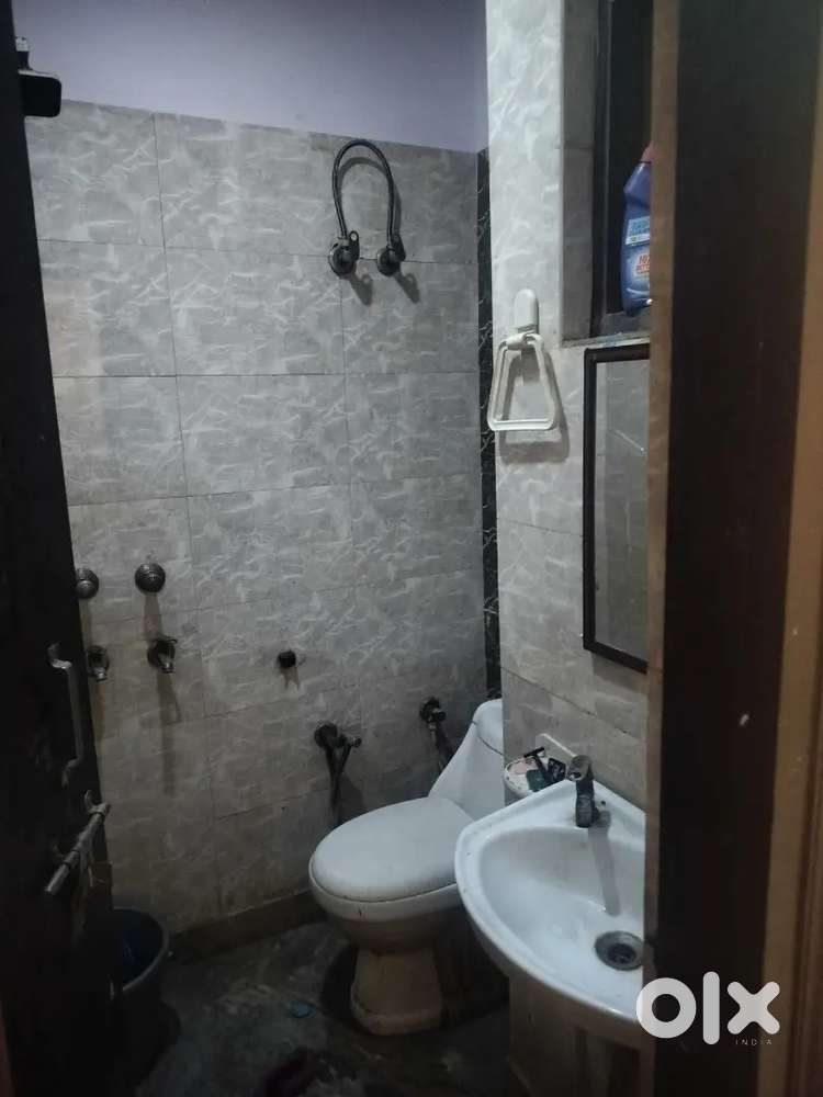It's 2 bhk flat It's location in vasundhra