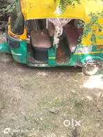 Bajaj CNG auto riksha ke liye driver ki jarurat hai