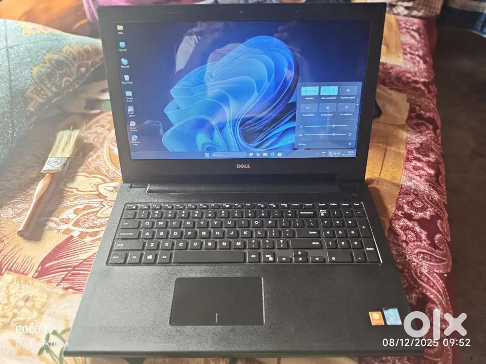 Dell Inspiron Intel core i3 5th generation laptop sell in Durgapur.