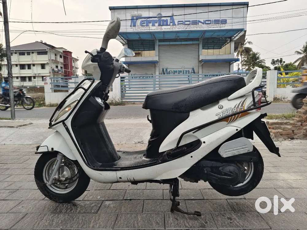 Mahindra gusto