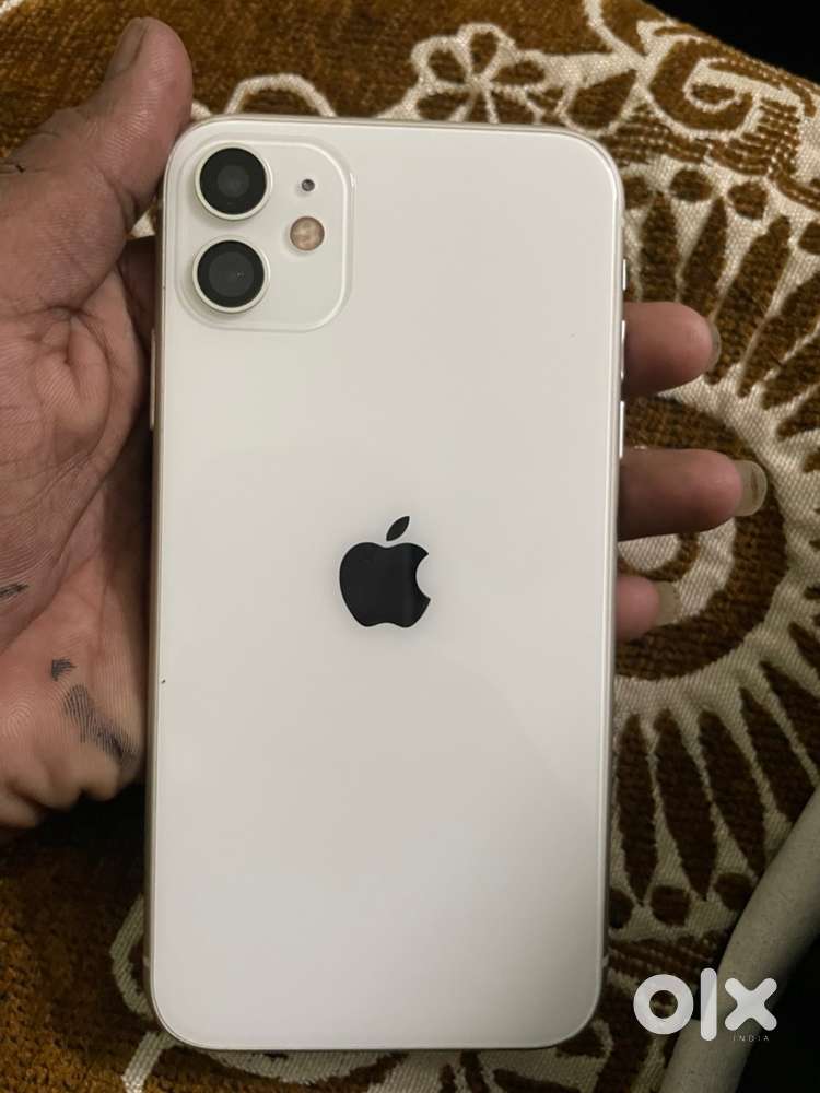 Iphone 11 64 GB White with data cable adapter