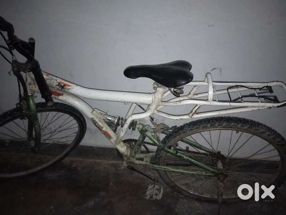 I am selling the cycle because the cycle is very old