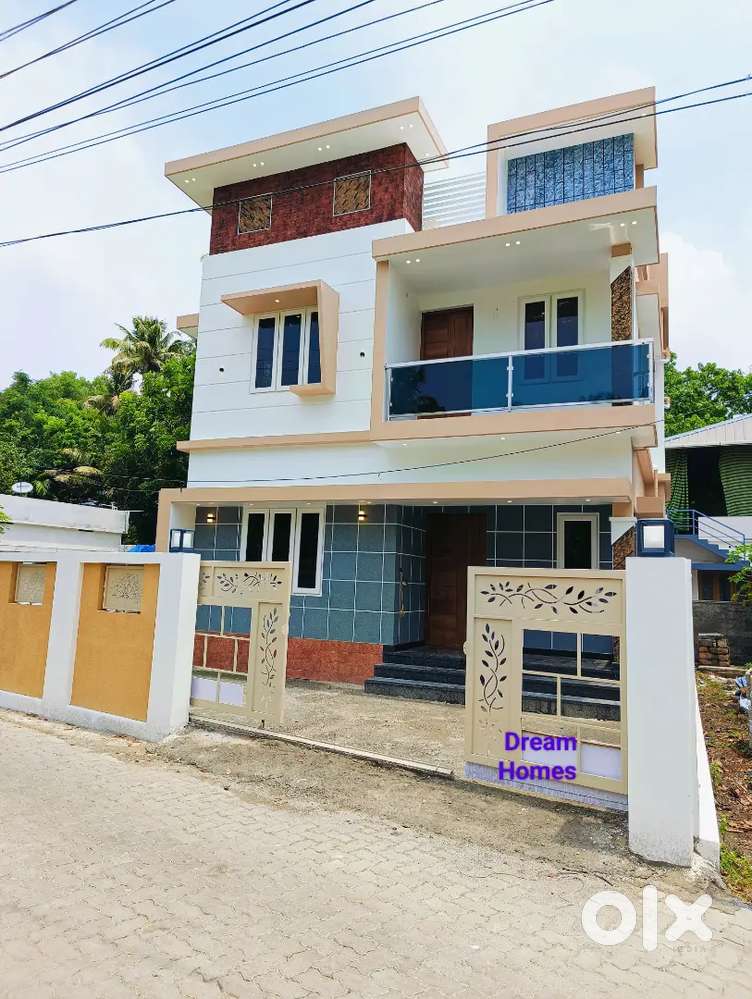 Newly constructed 3bhk1553sqft house for sale near Varapuzha Edapally