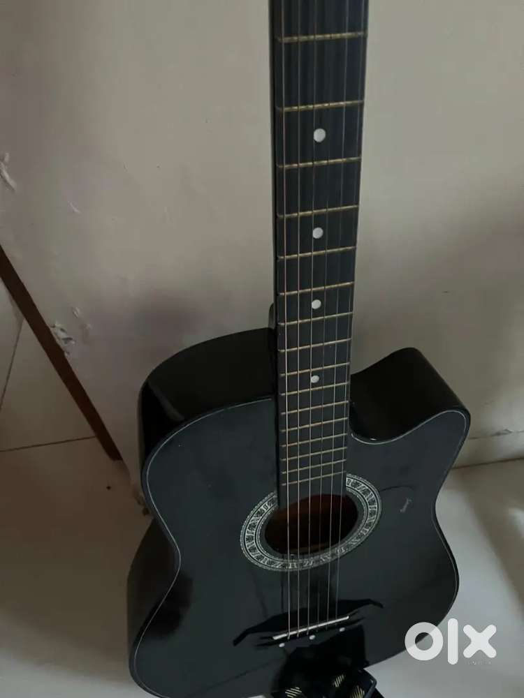 Hi i want to sell my unused Guitar