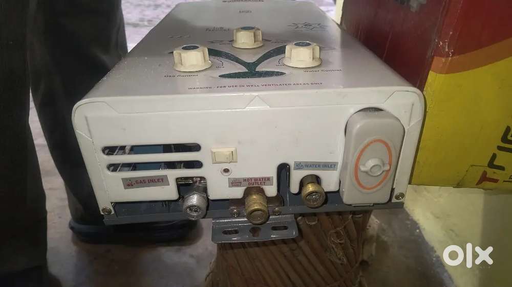 Gas geyser new condition with all accessories
