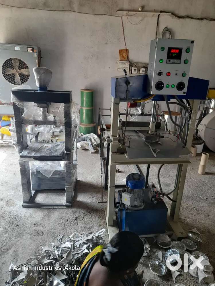 Hydraulic paper plate making machine