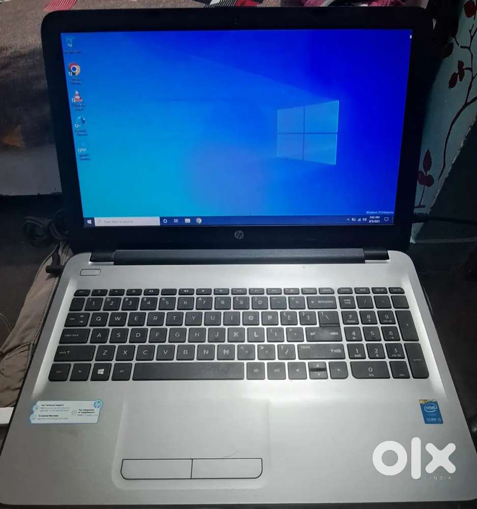 HP Laptop (like new) Full size