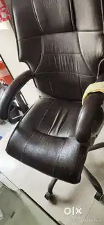 8 Mirror rank , 2 counter , 1 chair , etc