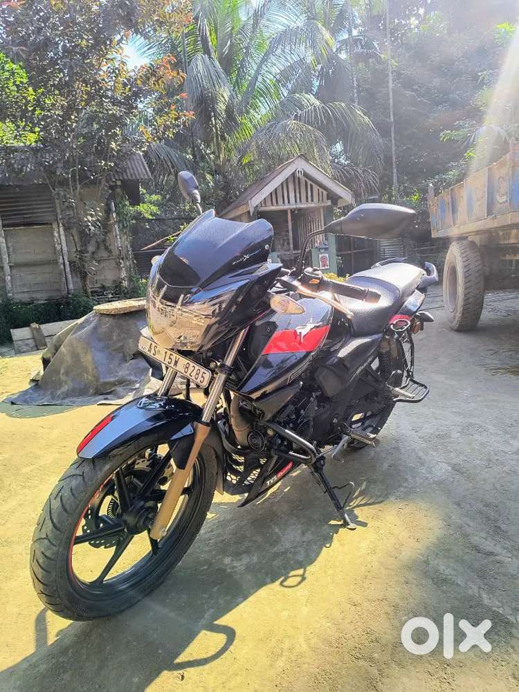 Apache RTR 180 BS6