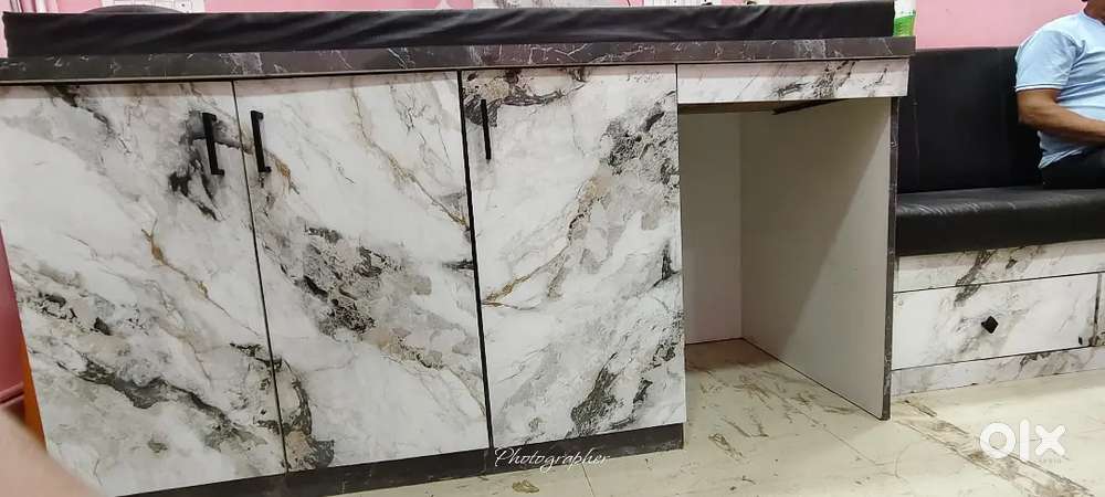 फेशियल बेड विक्रीला आहे 4 महिने USE झाले आहे