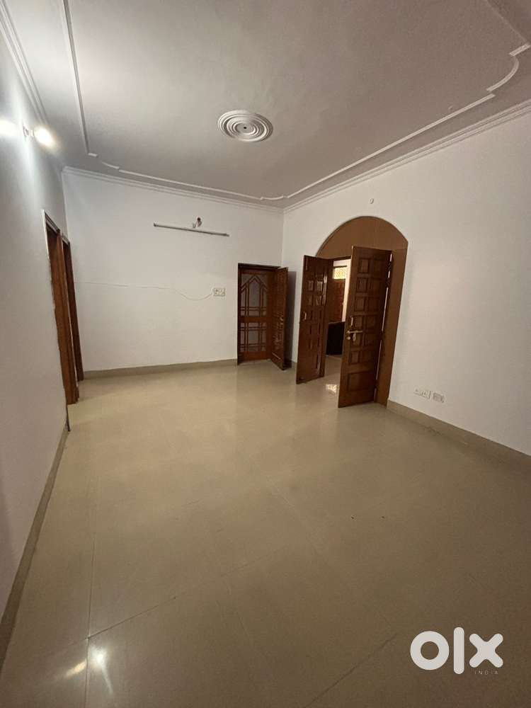 2500sq.ft House available for rent in Gomti nagar