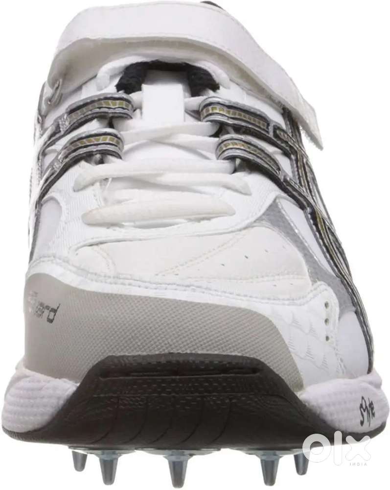 Asics spikes shoes