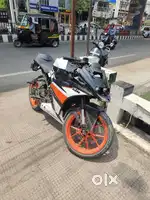 KTM Duke 125 ..