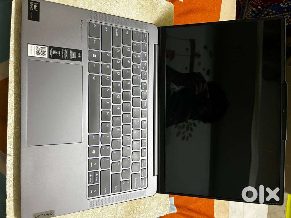 Lenovo Yoga Slim 7i  (32 GB/1 TB SSD/Windows 11 Pro)