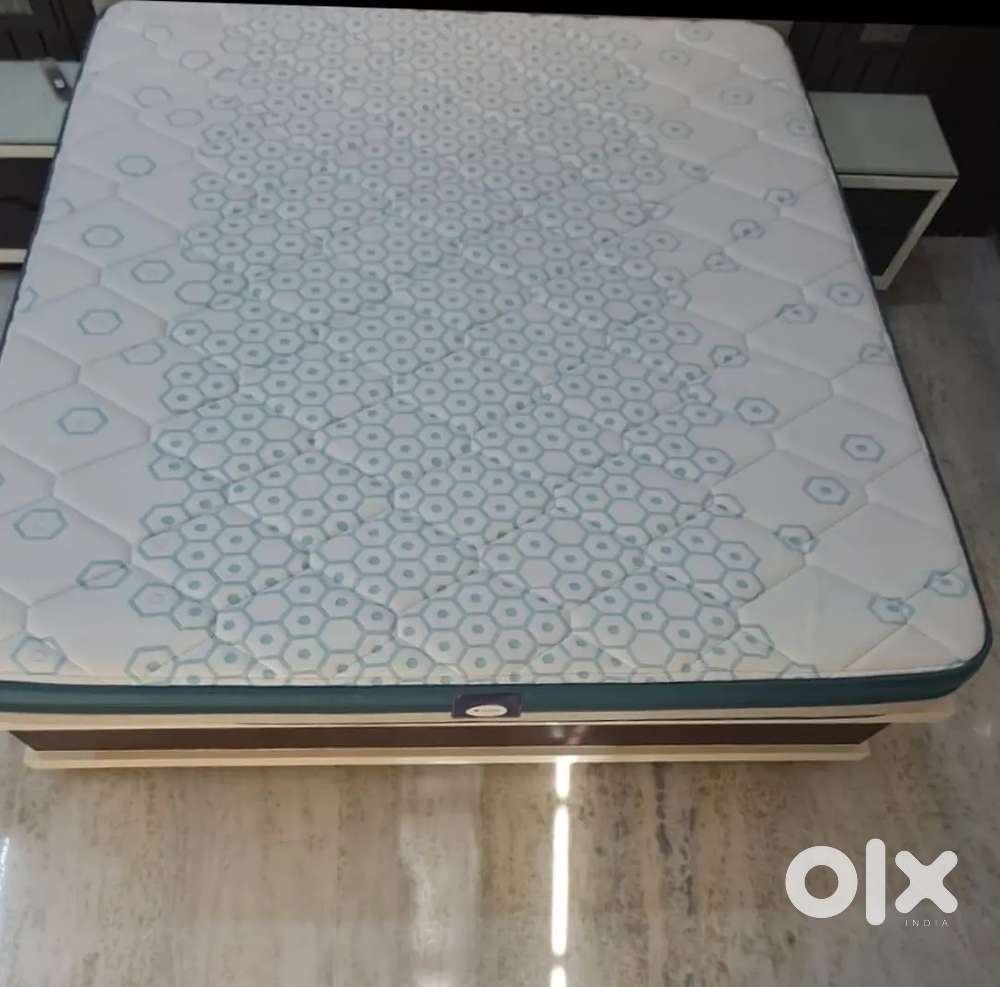 Only 2 months used sleepwell matress