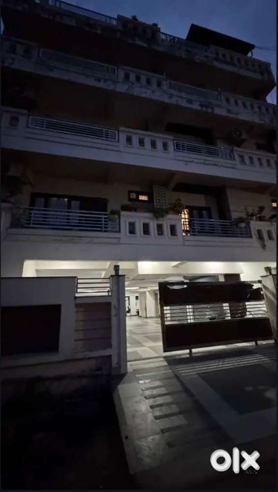 3 BHK flat in pristine condition