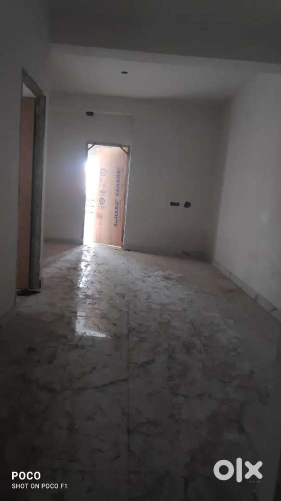 2bhk flat sale in picnic garden.