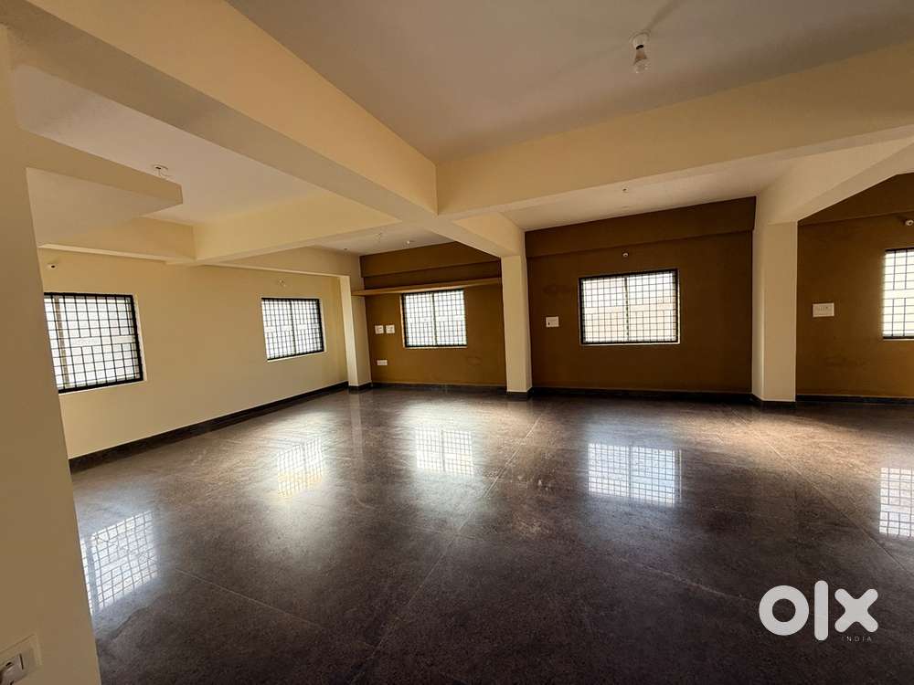 Commercial building for rent