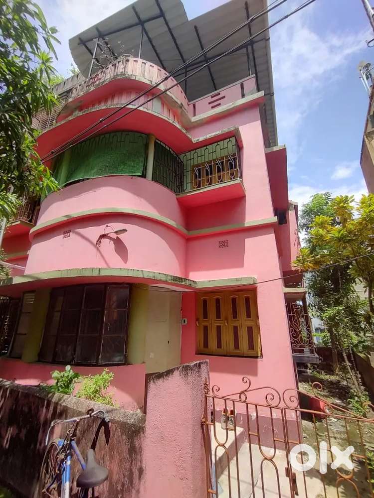 3 floored house in Srinagar west Garia stn