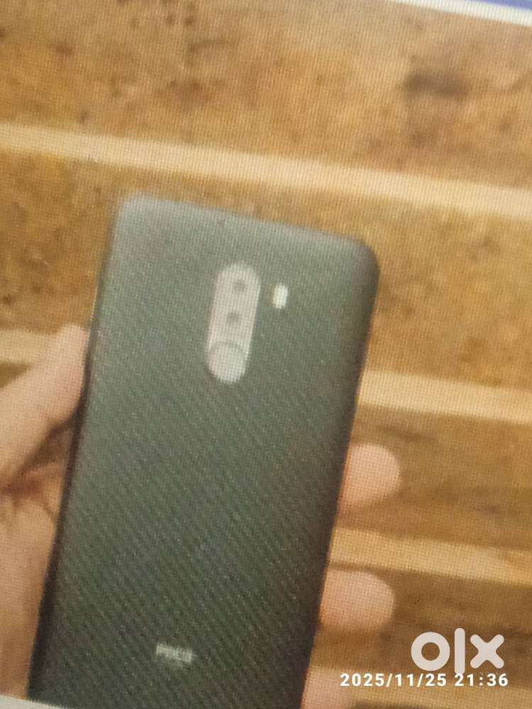 Poco f1 256 gb 8 gb  carbon