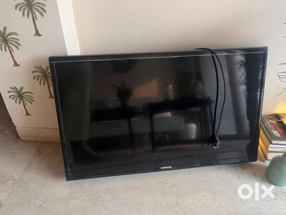 SAMSUNG 31 Inches LED TV HD Quality 4-Star