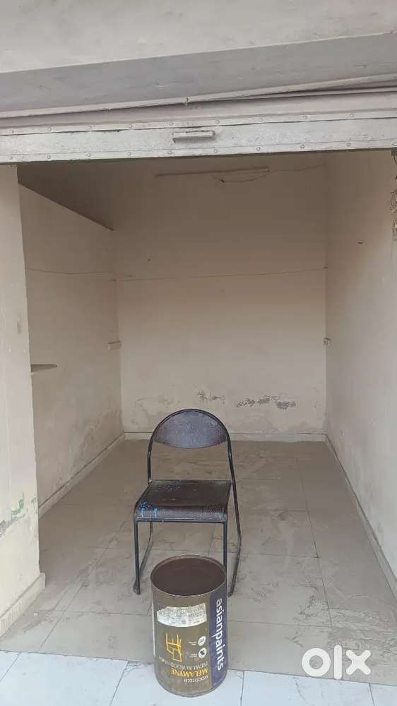 Foy sagar road near gurudwara ke samne rawat nagar ke bahar