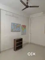 1 room available for rent for students only