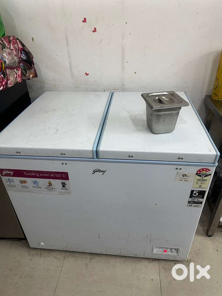 Deep fridge 1month old like new urgent sell