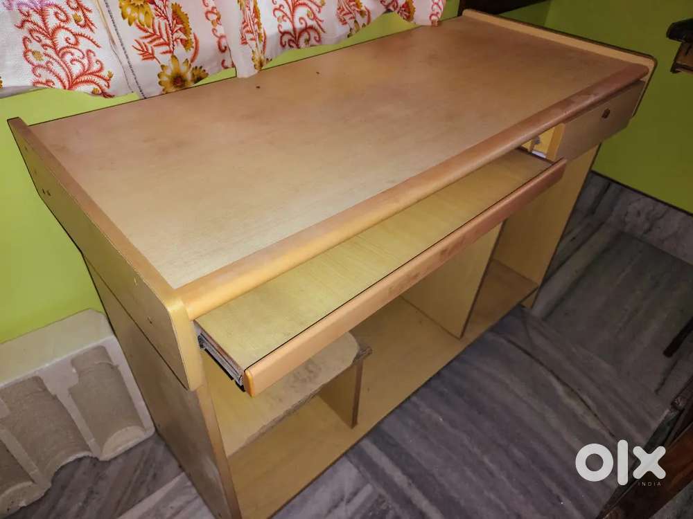 1 yr Old Computer table